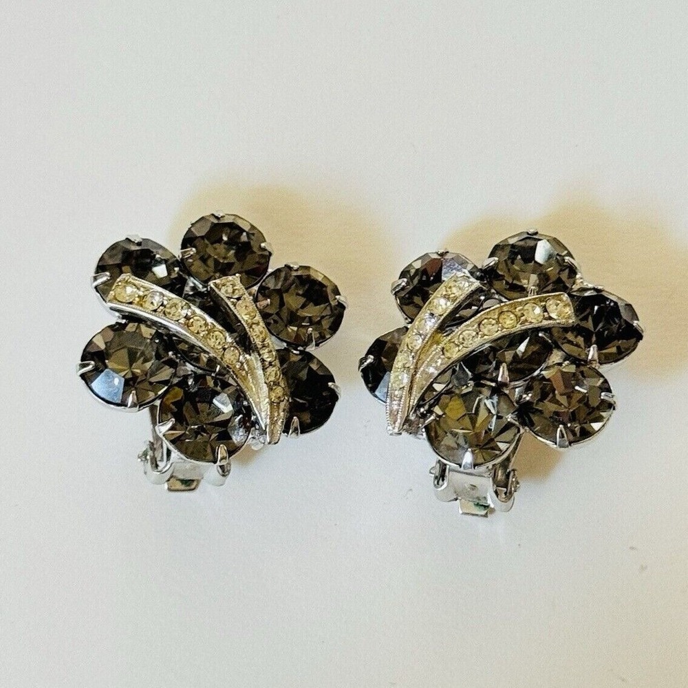 Regal Weiss Earrings VTG Signed crystal Rhinestone Crystal Clip Glitzy Round 60s - Picture 5 of 7